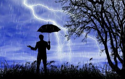 Zdjęcie do Bezpieczeństwo w czasie burz i silnych wiatr&oacute;w