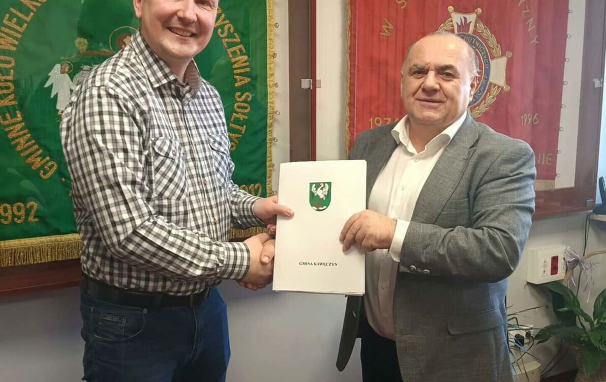 Umowy na zagospodarowanie przestrzeni publicznej w gminie Kawęczyn podpisane 